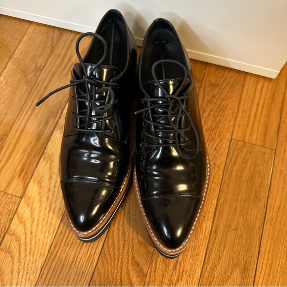 Vince Alanis Black Patent Leather Pointed Toe Oxford Loafers — Size 6 - Picture 4 of 9